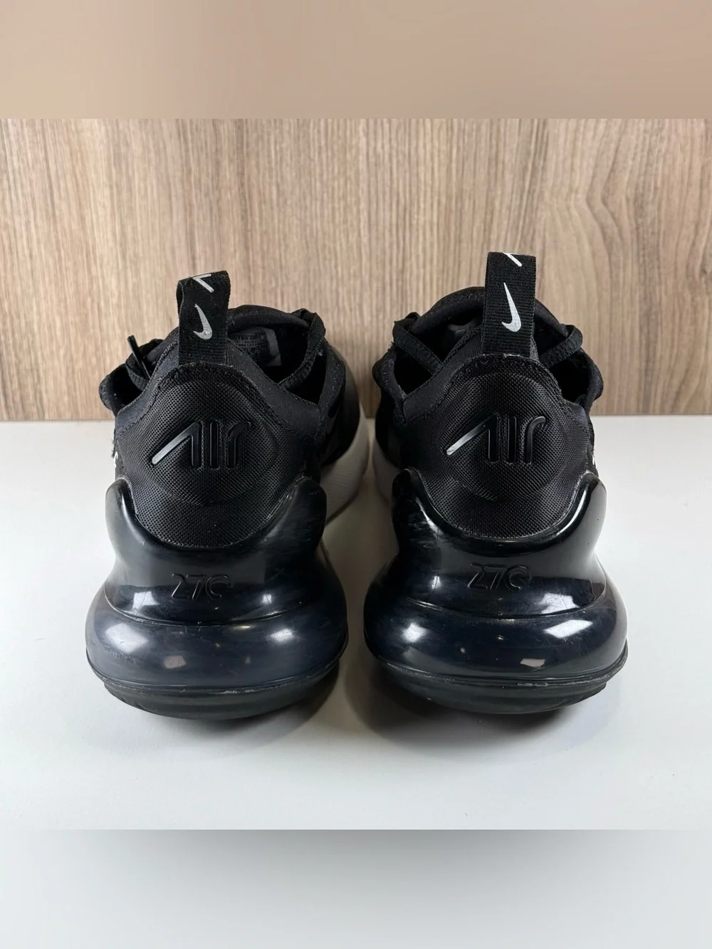 Nike Air Max 270 Black White Athletic Running Shoes AH6789-001 Women’s Size 8.5